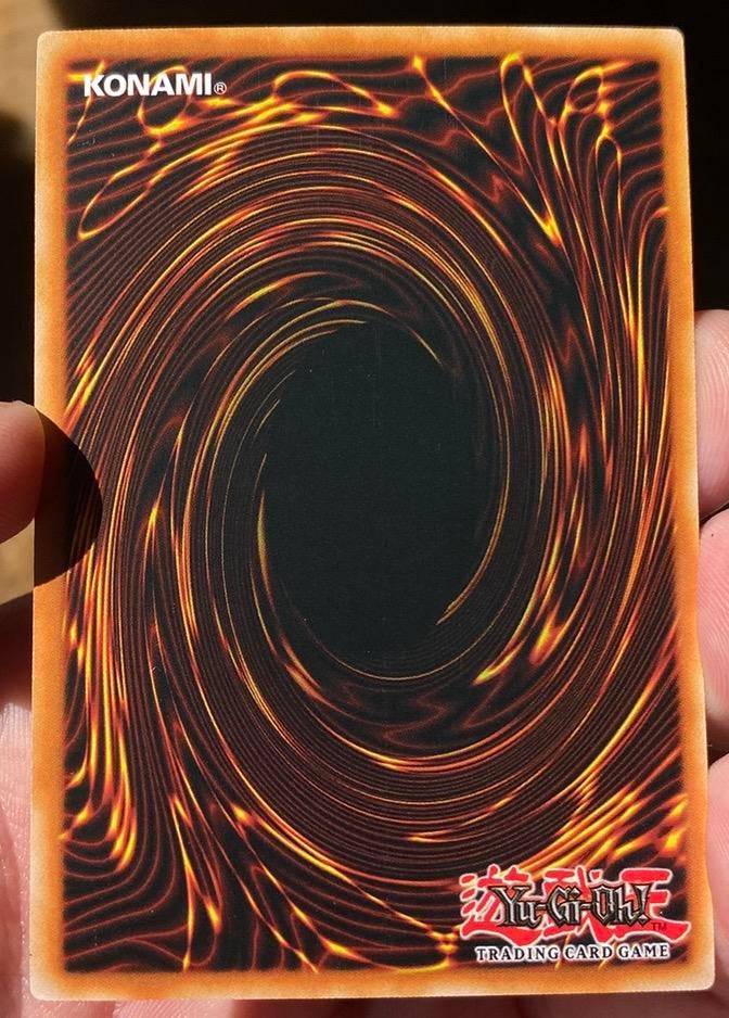 Yu-Gi-Oh! Dark Magician Girl YGLD 1st Edition !, Hobby en Vrije tijd, Verzamelkaartspellen | Yu-gi-Oh!, Ophalen of Verzenden, Zo goed als nieuw