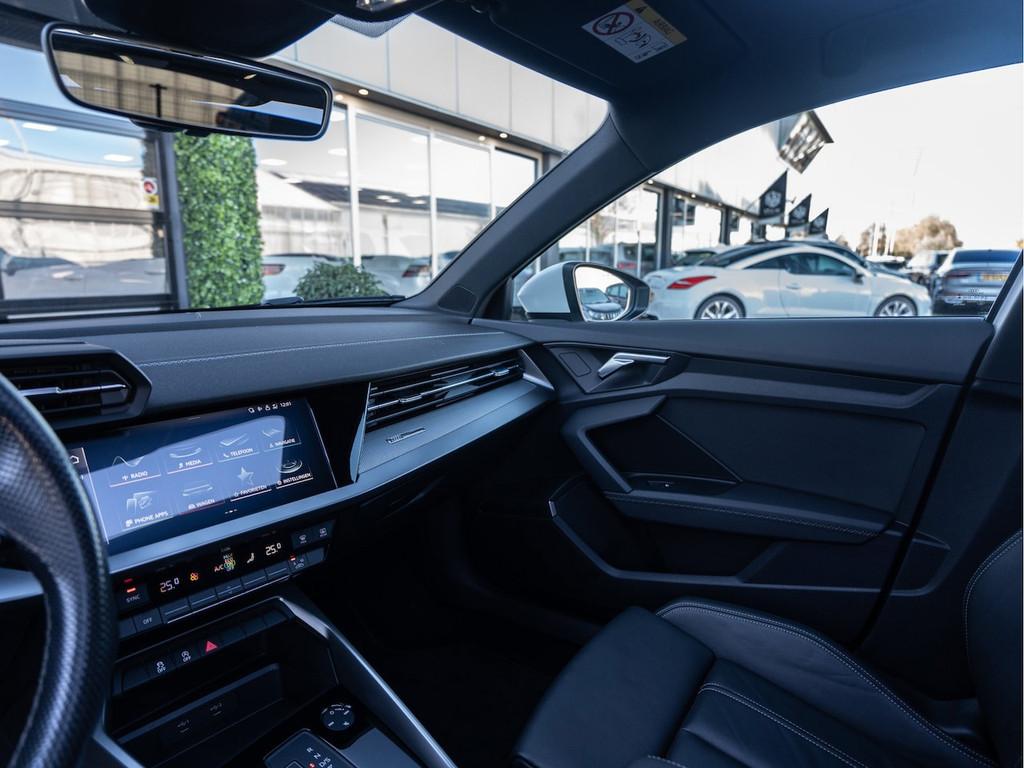 Audi A3 Sportback 35 TDI 150PK DSG S edition | Pano | B&O |, Auto's, Gebruikt, Euro 6, 4 cilinders, 150 pk