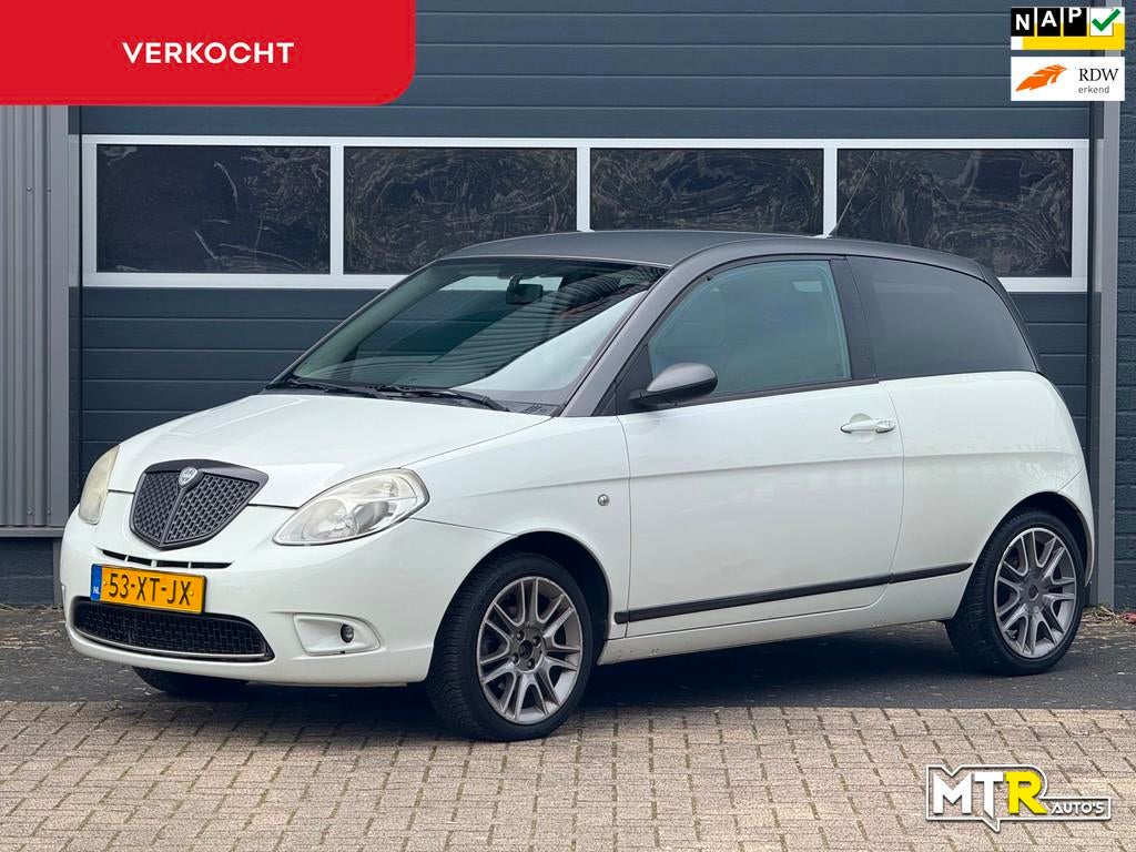 Lancia Ypsilon 1.4-16V Sport NAP|NWE APK, Auto's, Lancia, Voorwielaandrijving, 15 km/l, Zwart, 400 kg