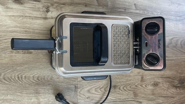 Tefal friteuse 3000W met oliefilter – zo goed als nieuw, Witgoed en Apparatuur, Frituurpannen, Zo goed als nieuw, 4 liter of meer