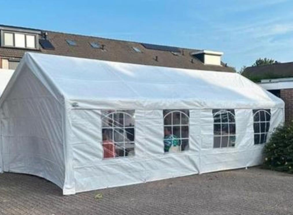 Te huur. Partytent/ Feesttent 8 x 4 mtr, Ophalen, Zo goed als nieuw, 5 tot 8 meter