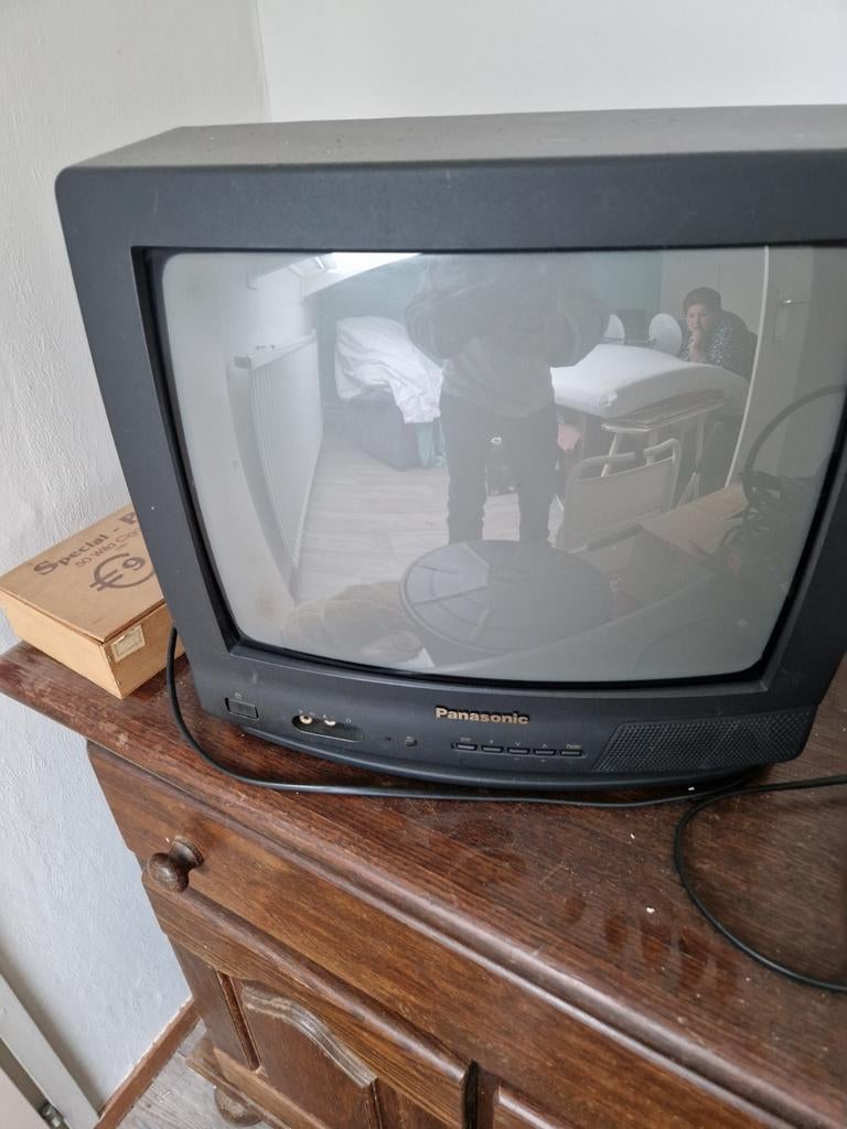 Gratis kleine t.v, Ophalen of Verzenden