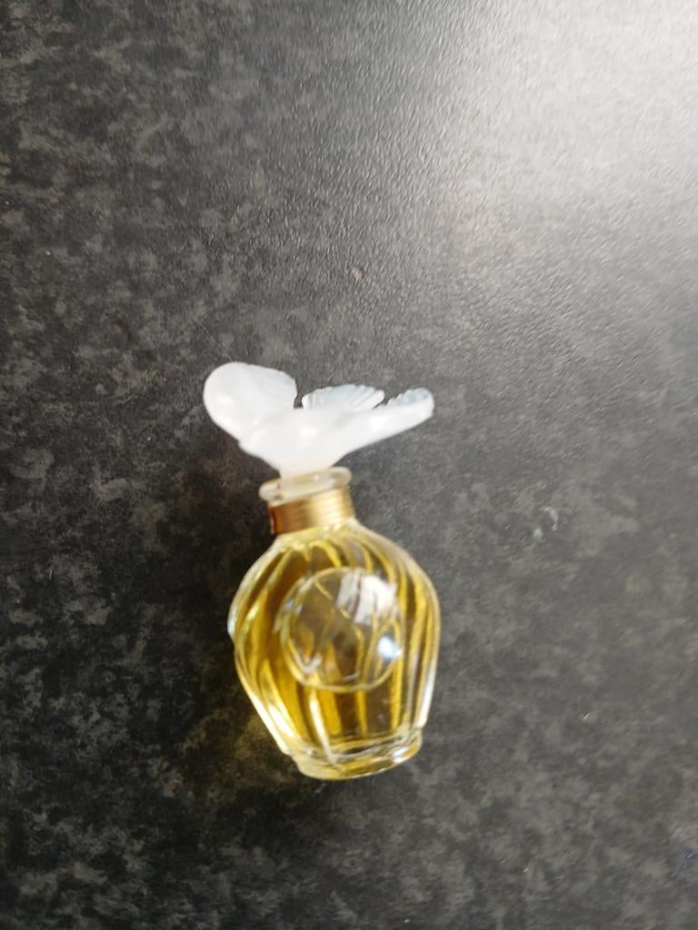 Klein uniek flesje van Nina Ricci., Ophalen, Nieuw