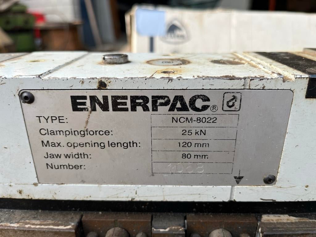 Enerpac hydraulische machineklem NCM-8022, Ophalen, Gebruikt, Minder dan 70 cm, Bankschroef