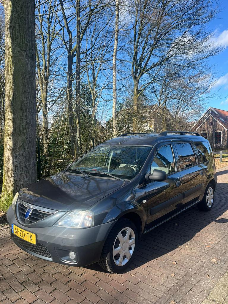 Dacia Logan 1.6 77KW MCV 7P 2008 Grijs 5persoons, Auto's, 4 cilinders, 635 kg, Logan, Origineel Nederlands