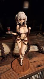 18+ anime figuur - serveerster, Ophalen of Verzenden, Zo goed als nieuw