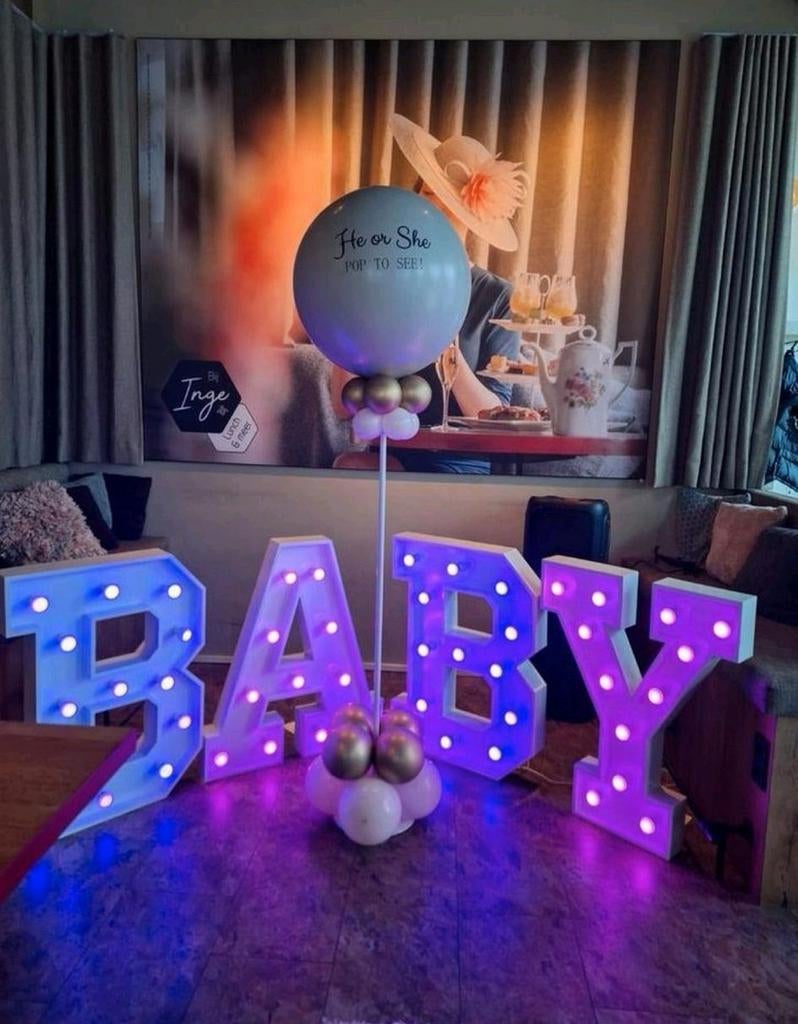 Gender reveal babyshower, Hobby en Vrije tijd, Feestartikelen | Verhuur, Ophalen of Verzenden, Zo goed als nieuw, Geboorte of Huwelijk