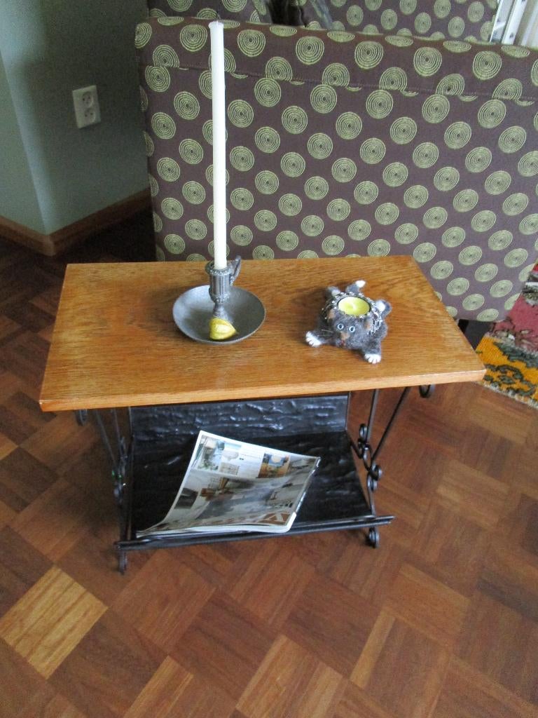 BIJZETTAFELTJE  / KRANTENBAK, Ophalen, Gebruikt, 55 tot 75 cm, Rechthoekig