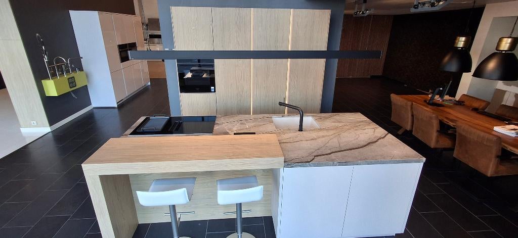 Opheffingsuitverkoop showroom keuken Nolte Velluto sahara, Ophalen, Overige kleuren, Dubbelwandige keuken, Met kookeiland