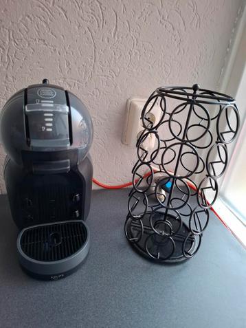 Dolce Gusto Krups met cups houder  beschikbaar voor biedingen