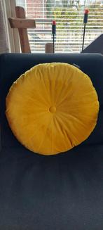 Groot Rond kussen van KAAT geel doorsnede 47 cm, Huis en Inrichting, Woonaccessoires | Kussens, Ophalen of Verzenden, Zo goed als nieuw