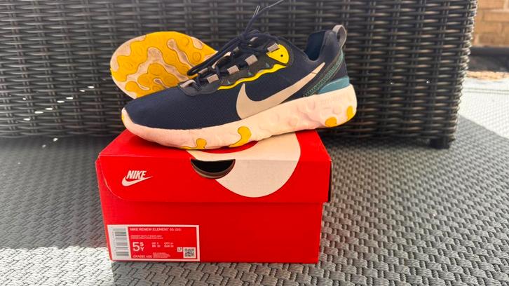 👟 Nike Renew Element 55 - CK4081 400 - US5,5Y UK5 EU38 CM24, Kinderen en Baby's, Kinderkleding | Schoenen en Sokken, Zo goed als nieuw