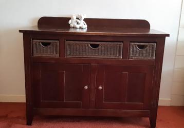 Commode en ledikant beschikbaar voor biedingen
