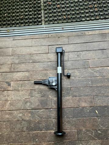 Staande alko krik beschikbaar voor biedingen