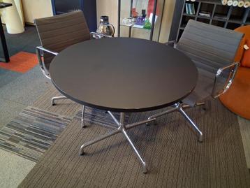 Charles en Ray Eames voor Herman Miller Eettafel  by Vitra beschikbaar voor biedingen
