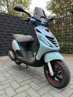 Piaggio Zip E5 iget - Eerste Eigenaar - 3000km, Fietsen en Brommers, Scooters | Piaggio, Ophalen, Overige modellen, Zo goed als nieuw