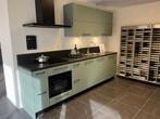 Showroomkeuken Keller groen met granieten blad, Huis en Inrichting, Keuken | Complete keukens, Ophalen, Enkelwandige keuken, Groen