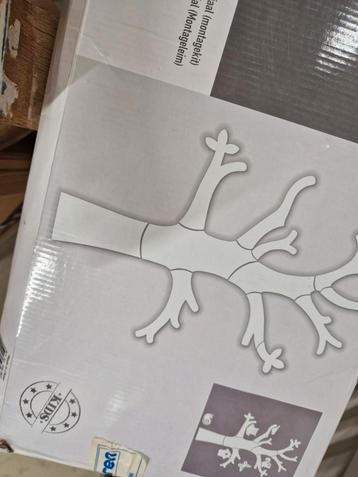 Wandboom beschikbaar voor biedingen