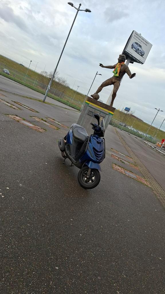 Piaggio Zip 2018 E5 - Scooter in goede staat!, Fietsen en Brommers, Scooters | Piaggio, Gebruikt, Zip, Maximaal 45 km/u, Benzine