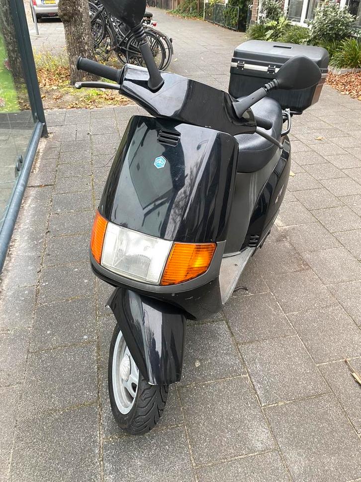 Piaggio Sfera 80 CC A1, Fietsen en Brommers, Scooters | Piaggio, Zo goed als nieuw, Overige modellen, Benzine, Ophalen