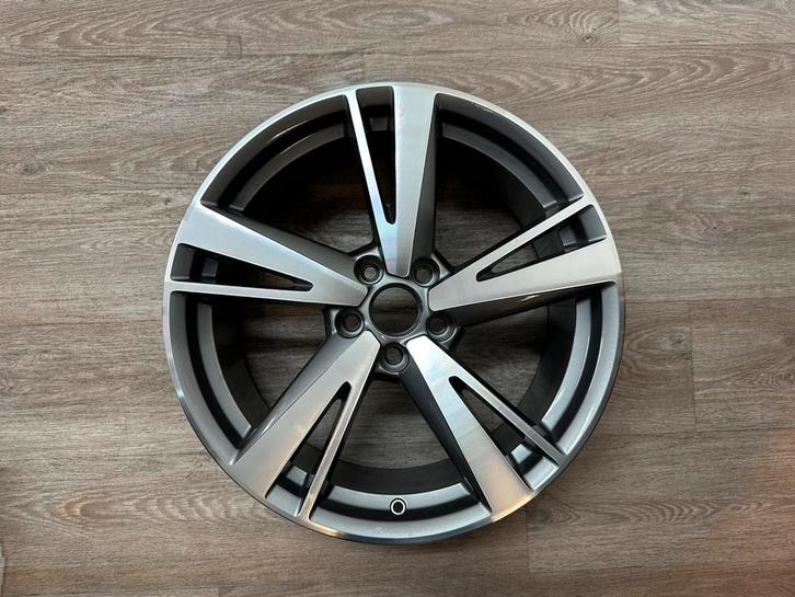Audi A3 S3 RS3 8V0601025EK Blade Audi Sport 1x Losse Velg, Auto-onderdelen, Banden en Velgen, Velg(en), Zomerbanden, 19 inch, 235 mm