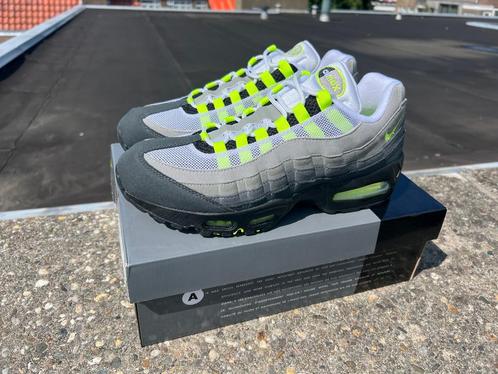 Nike Air Max 95 Neon 2025 US10 EU44, Kleding | Heren, Schoenen, Nieuw, Sneakers of Gympen, Zwart, Ophalen of Verzenden
