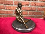 licht erotisch bronzen beeld, zittend naakt, Antiek en Kunst, Kunst | Beelden en Houtsnijwerken, Ophalen of Verzenden
