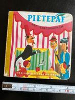 Pietepaf het circushondje het gouden traktatie boekje, Ophalen of Verzenden, Gelezen