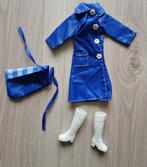 Tk vintage barbie Fleur set blauwe regenjas, Verzamelen, Verzenden, Gebruikt, Kleertjes