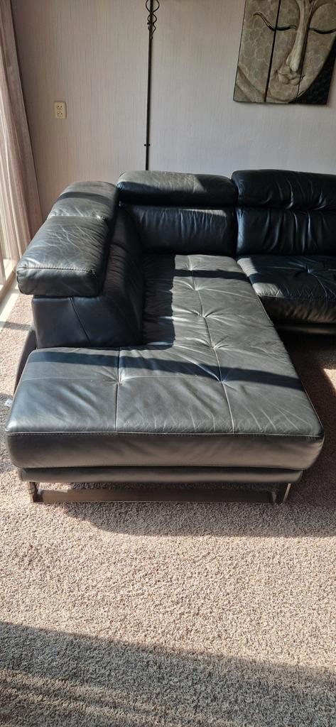 Zwart leren hoekbank Montel, Huis en Inrichting, Banken | Sofa's en Chaises Longues, Gebruikt, Vierpersoons of meer, 200 tot 250 cm