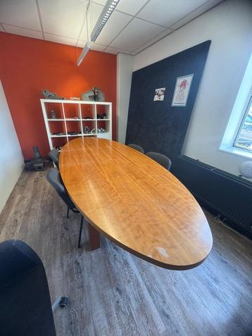Grote Ovale Vergadertafel – 3m x 1,20m | Robuust Houten Blad beschikbaar voor biedingen