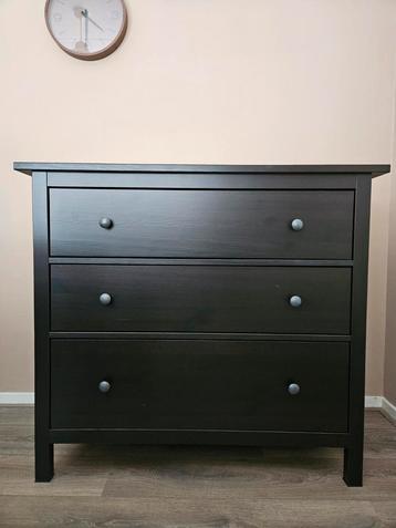 Hemnes ladekast zwartbruin Ikea