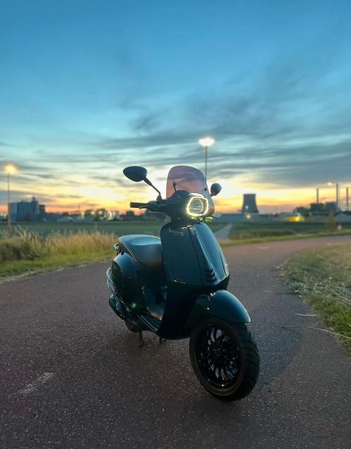 Vespa sprint 2017, Fietsen en Brommers, Scooters | Vespa, Zo goed als nieuw, Ophalen