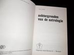 achtergronden van de astrologie Jack F Chandu, Ophalen of Verzenden, Nieuw, Spiritualiteit algemeen, Overige typen
