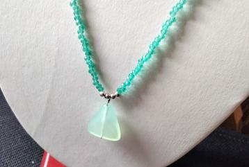 Prachtige ketting Smaragd Kristallen & Chalcedoon Hanger  beschikbaar voor biedingen