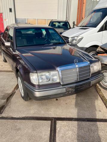 Mercedes 200D w124 voor demontage beschikbaar voor biedingen