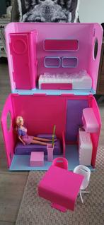 Barbiehuis ZGAN met accessoires, Ophalen of Verzenden, Zo goed als nieuw, Poppenhuis
