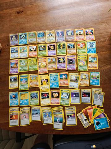 Base Set Pokemonkaarten beschikbaar voor biedingen