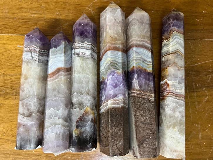Agaat Amethist torens met prachtige structuren en kleuren, Verzamelen, Mineralen en Fossielen, Mineraal, Ophalen of Verzenden