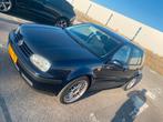 Volkswagen Golf 1.8 92KW AUT 1998 Blauw, Auto's, Automaat, Zwart, 4 cilinders, Blauw