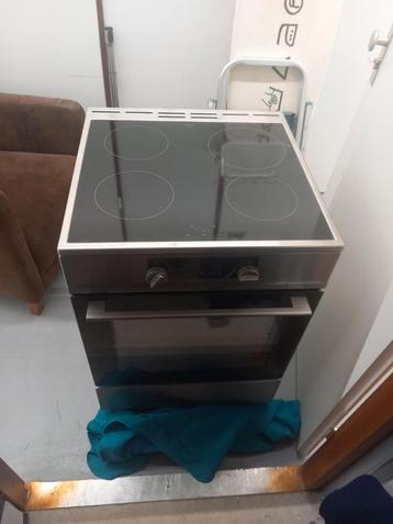 Fornuis met oven beschikbaar voor biedingen