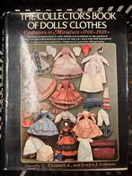 Collectors book of dolls clother/ antieke poppen kledig, Ophalen of Verzenden