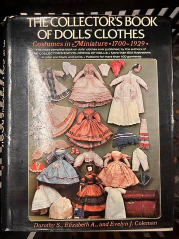 Collectors book of dolls clother/ antieke poppen kledig beschikbaar voor biedingen