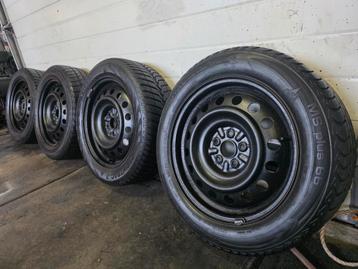 16 inch 5114,3 winterbanden set beschikbaar voor biedingen