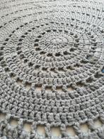Mooi grijs handgehaakt vloerkleed – Ø 140 cm – By Joline, 100 tot 150 cm, Rond, Ophalen of Verzenden, Zo goed als nieuw
