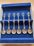 Stil verzet Lepeltjes 6x in doosje, Verzamelen, Ophalen of Verzenden, Overige soorten, Nederland, Embleem of Badge