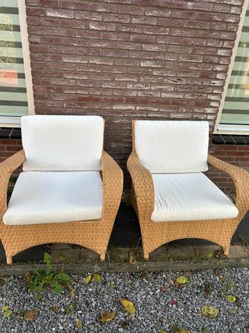2 Royale Tuinfauteuils met Wasbare Kussens beschikbaar voor biedingen