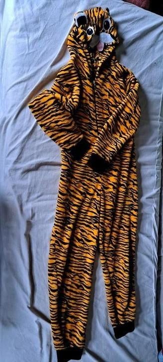 Leuke onesie tijgerprint maat 158/164, Kinderen en Baby's, Kinderkleding | Maat 158, Nacht- of Onderkleding, Jongen of Meisje