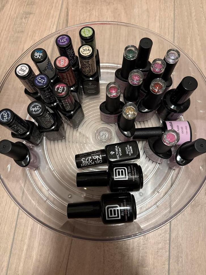 26x Gelpolish Djess & Victoria Vynn - Oefenmateriaal, Sieraden, Tassen en Uiterlijk, Uiterlijk | Cosmetica en Make-up, Gebruikt