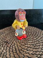 Monkey trangle windup tin toy with bells, Jaren '60, Ophalen of Verzenden